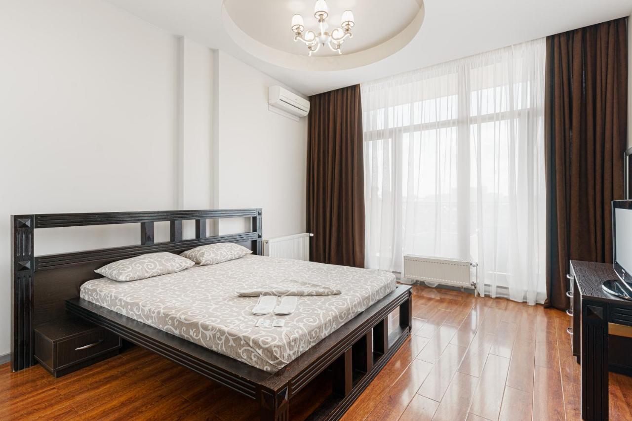 Arcadia Palace 2-Bedrooms Apartment With Terrace Odessa Esterno foto