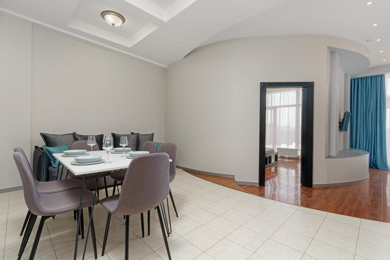 Arcadia Palace 2-Bedrooms Apartment With Terrace Odessa Esterno foto