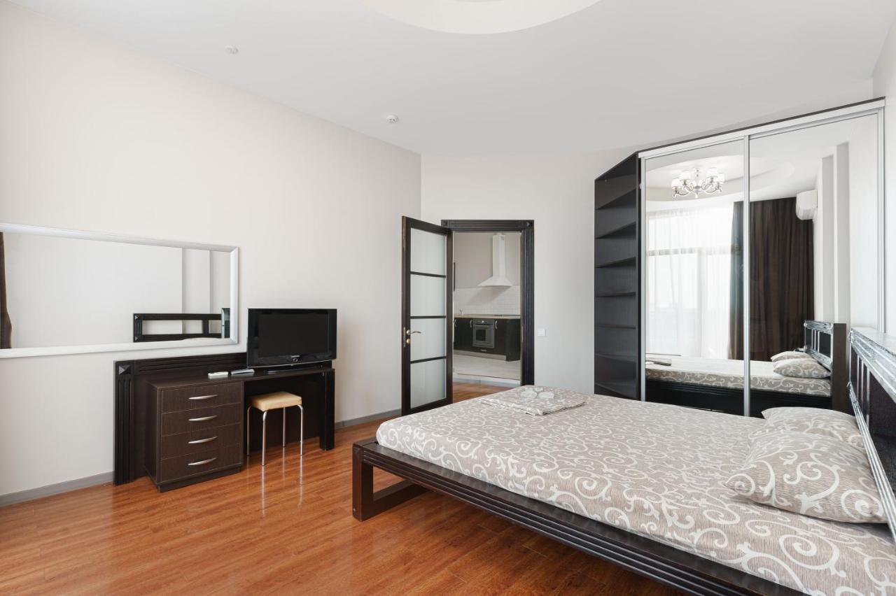Arcadia Palace 2-Bedrooms Apartment With Terrace Odessa Esterno foto
